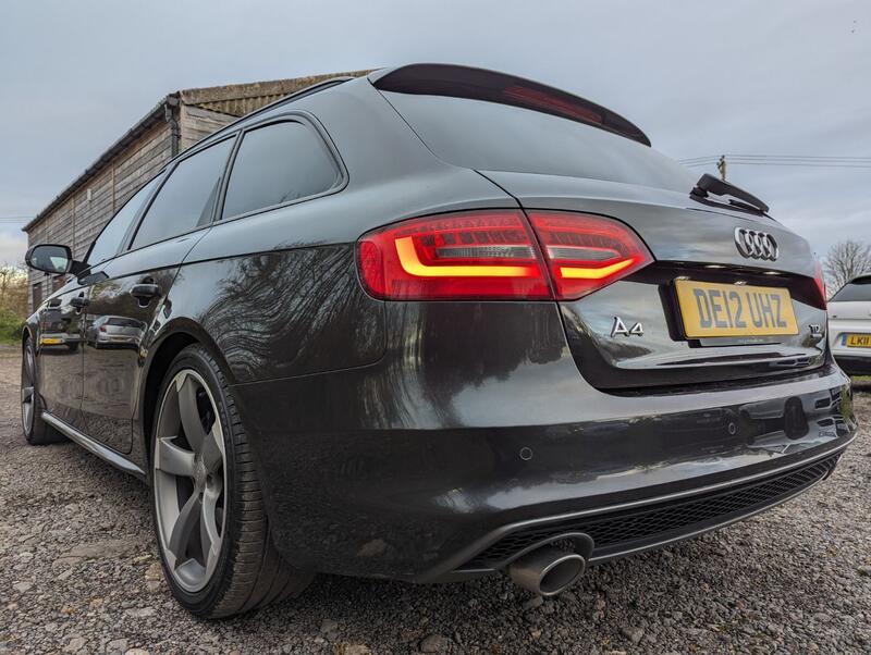 AUDI A4 AVANT 3.0 TDI V6 Black Edition  2012