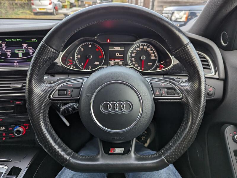 AUDI A4 AVANT 3.0 TDI V6 Black Edition  2012