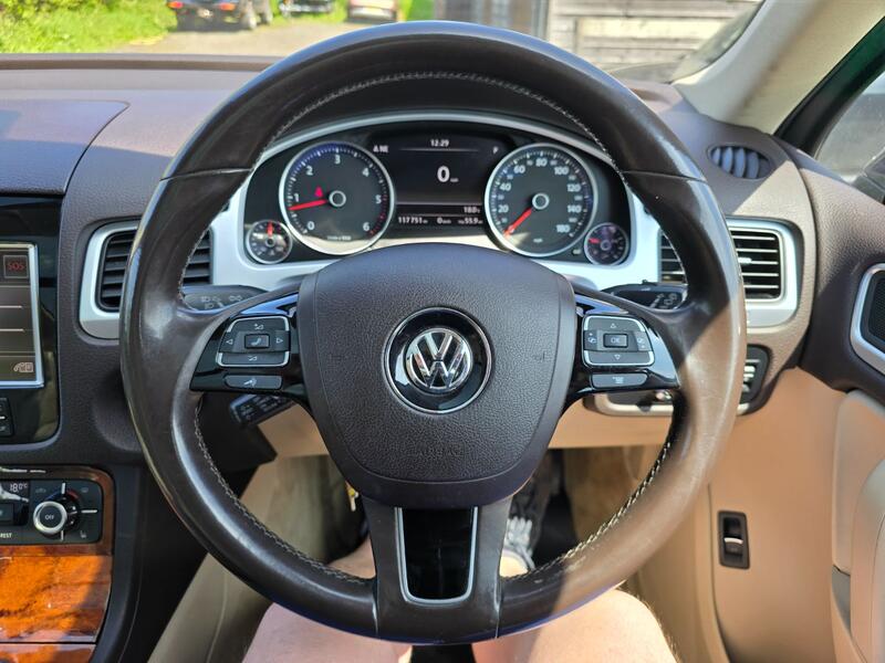 VOLKSWAGEN TOUAREG 3.0 TDI V6 BlueMotion Tech SE 2012