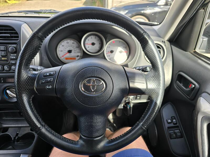 TOYOTA RAV4 2.0 D-4D XT3 2004