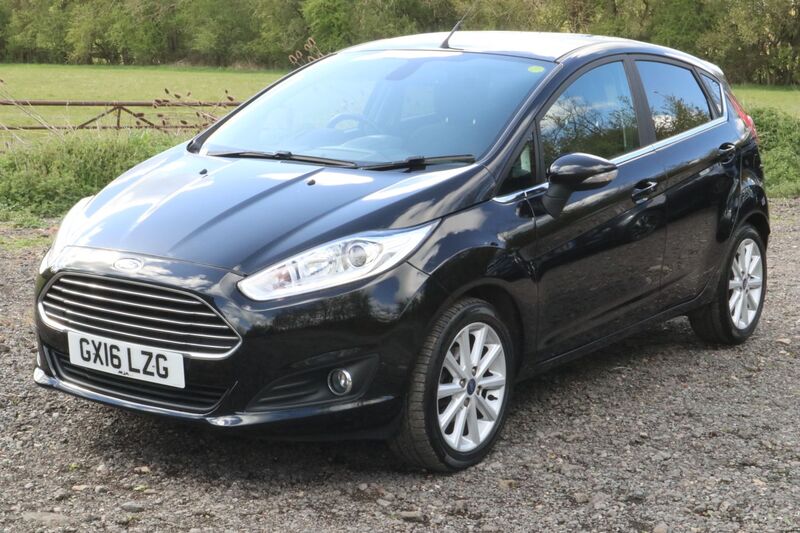 FORD FIESTA TITANIUM 2016