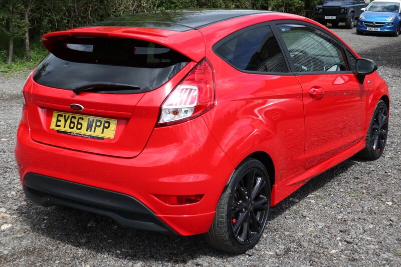 FORD FIESTA ST-LINE RED EDITION 2016