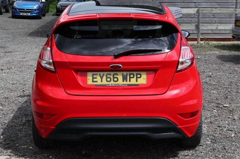 FORD FIESTA ST-LINE RED EDITION 2016