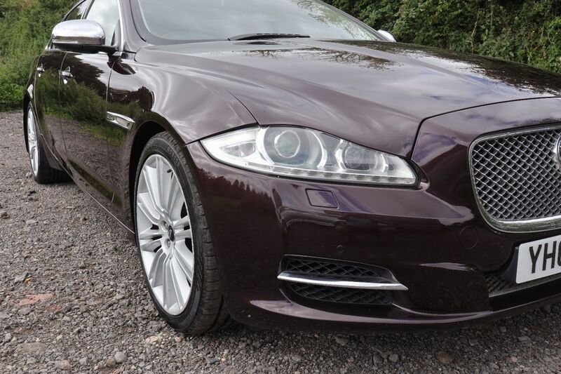 JAGUAR XJ D V6 PORTFOLIO 2010